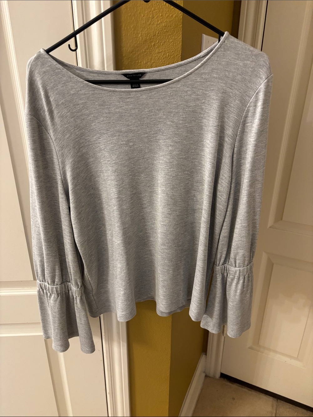 Ann Taylor Light Gray Bell Sleeve Long Sleeve Top - m